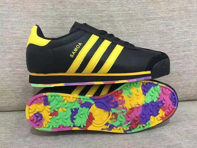 Trendy casual sneakers